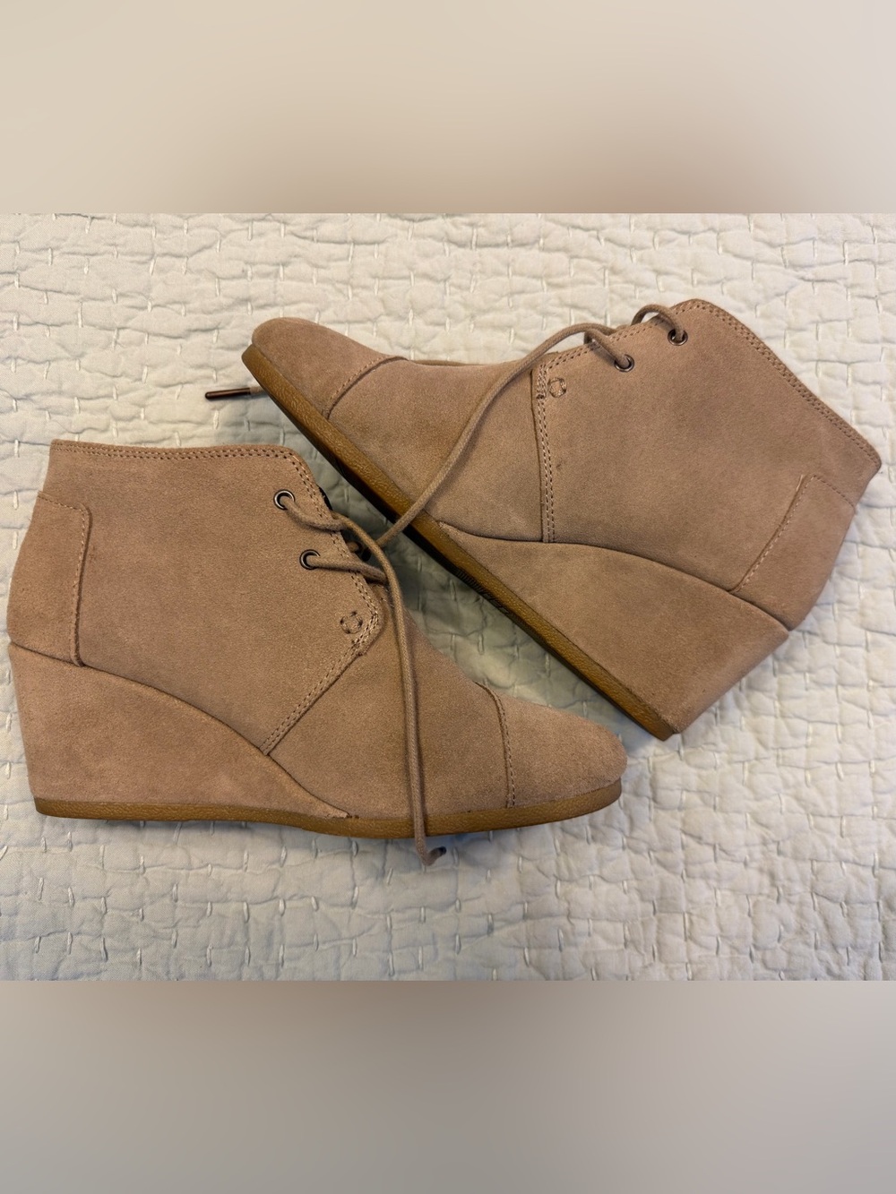 TOMS Taupe Suede Lace-Up Chukka Boot Sz 10